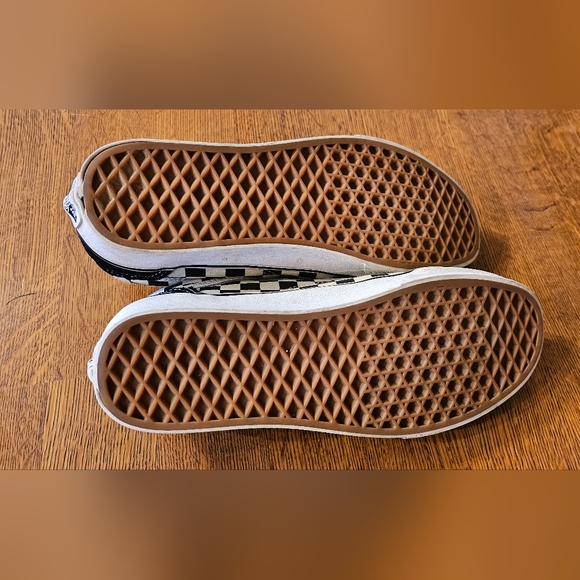 Van's - Picture 5 of 5